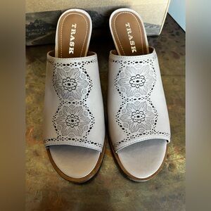 Brand New Carlena Beige Trask Mid Heel Slides Size 9M